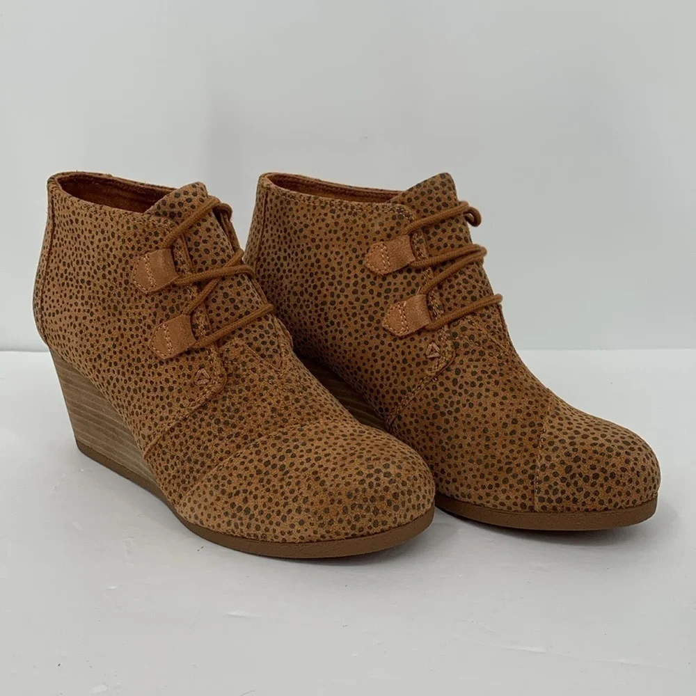 TOMS Kala wedge ankle boots booties lace-up mini Cheetah suede shoe new 8.5